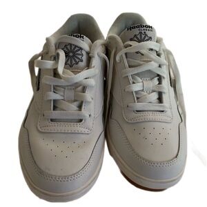 Womens Reebok Classic size 9